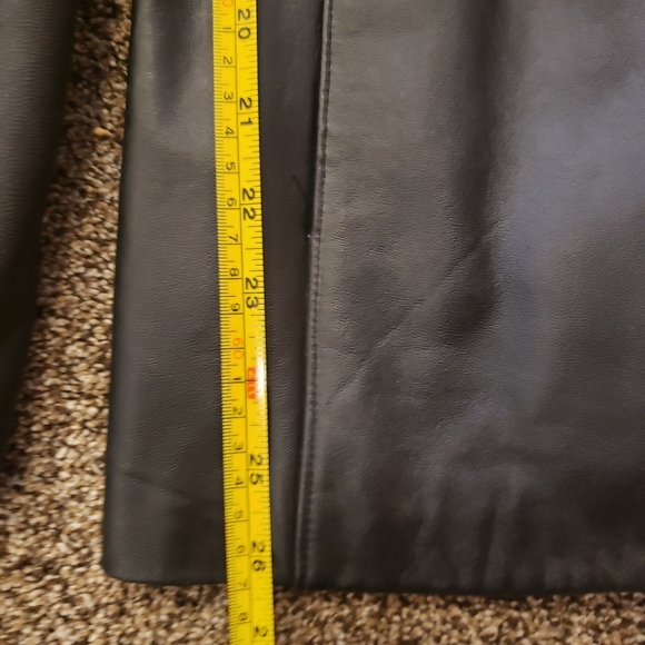 Leather jacket - Picture 4 of 4